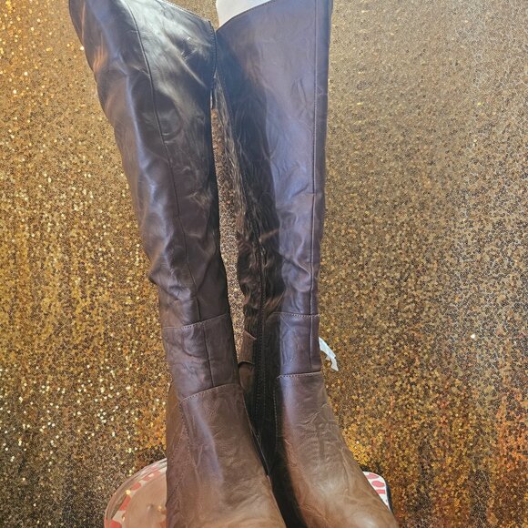 I Journee Collection Womens Brown Buckle Block Heel sz wide calf 10 - Picture 3 of 13